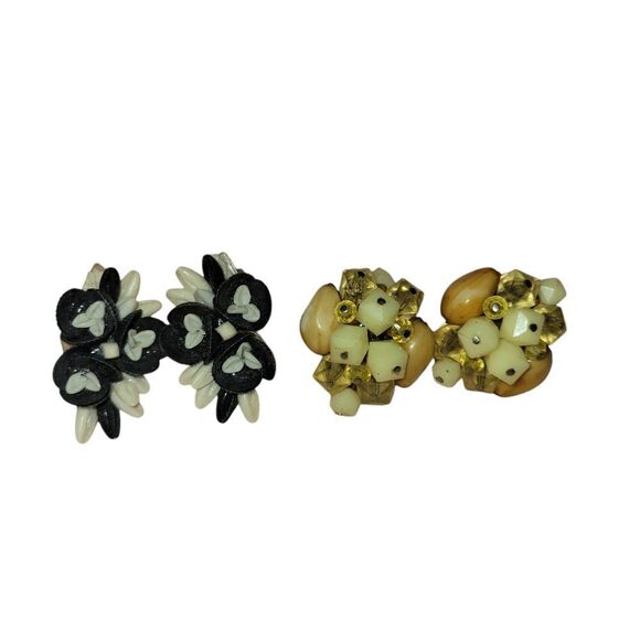 2 pairs of vintage clip on earrings - Picture 1 of 2